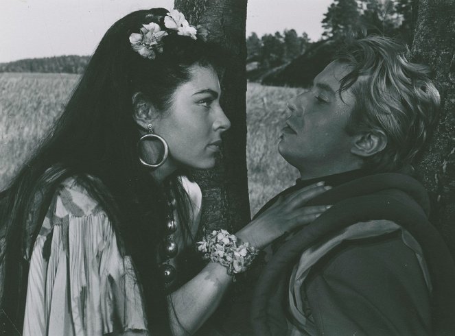 Singoalla - Filmfotók - Viveca Lindfors, Michel Auclair