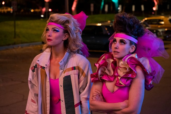 GLOW - Up, Up, Up - Photos - Betty Gilpin, Alison Brie