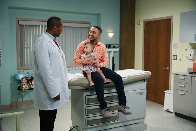 Baby Daddy - Parental Guidance Suggested - Photos - Richard Whiten, Tahj Mowry
