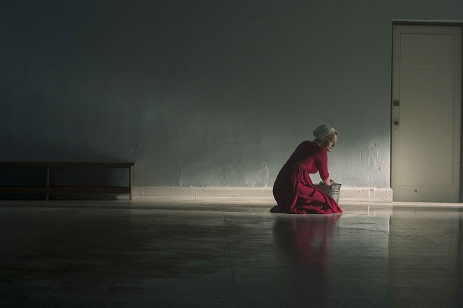 A szolgálólány meséje - Night - Filmfotók - Elisabeth Moss