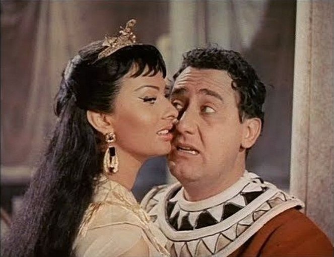 Due notti con Cleopatra - Kuvat elokuvasta - Sophia Loren, Alberto Sordi