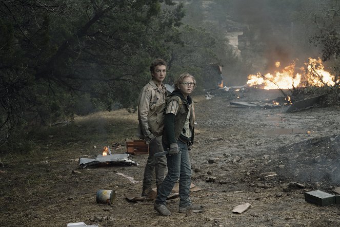 Fear the Walking Dead - Season 5 - Here to Help - De la película - Ethan Suess, Cooper Dodson