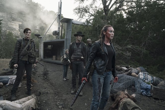 Fear the Walking Dead - Season 5 - Itt a segítség - Filmfotók - Maggie Grace, Garret Dillahunt, Lennie James, Alycia Debnam-Carey