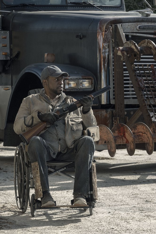 Fear the Walking Dead - Here to Help - De la película - Daryl Mitchell