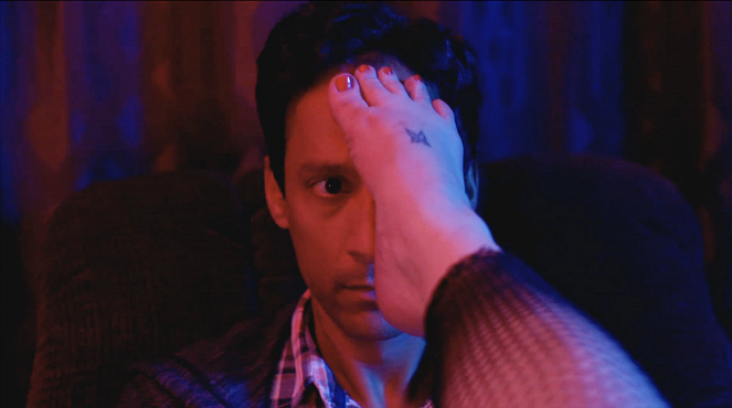 The Guest Book - Story One - Filmfotos - Danny Pudi