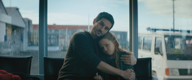 Das Leben meiner Tochter - Filmfotos - Christoph Bach, Maggie Valentina Salomon