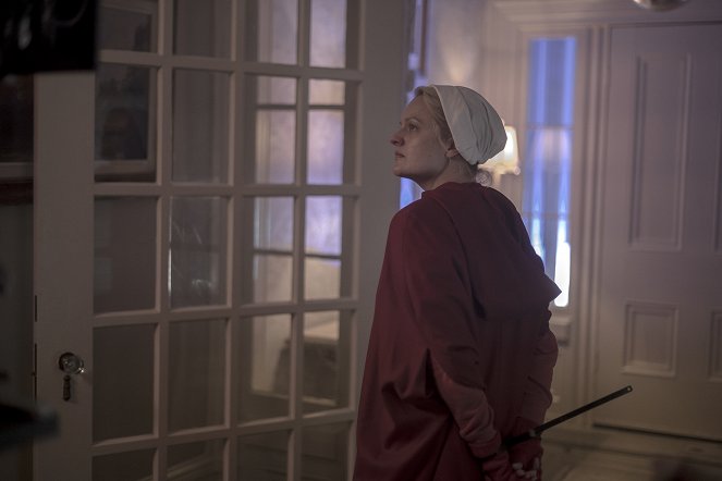 The Handmaid's Tale - Night - Van film - Elisabeth Moss