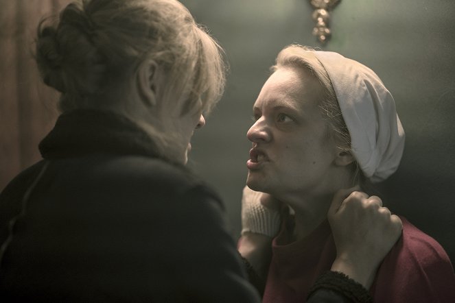 The Handmaid's Tale - Season 3 - Nacht - Filmfotos - Elisabeth Moss