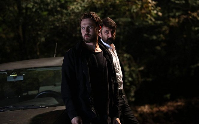 Çukur - Yanımda Mısınız - Z filmu - Aras Bulut Iynemli, Necip Memili