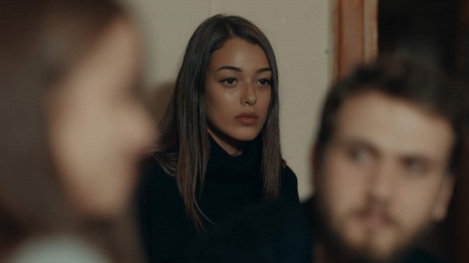 Çukur - Aslan Parçası - Kuvat elokuvasta - Dilan Çiçek Deniz