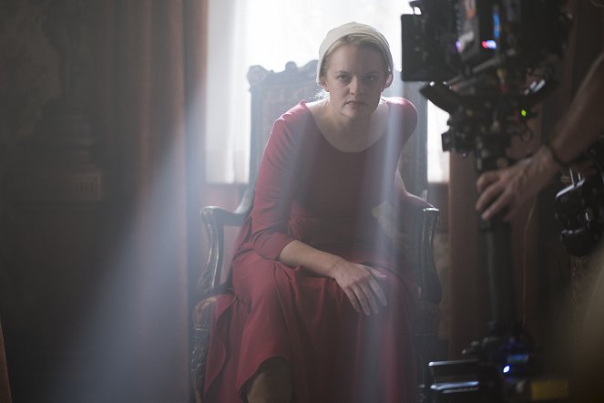 The Handmaid's Tale - Watch Out - Making of - Elisabeth Moss