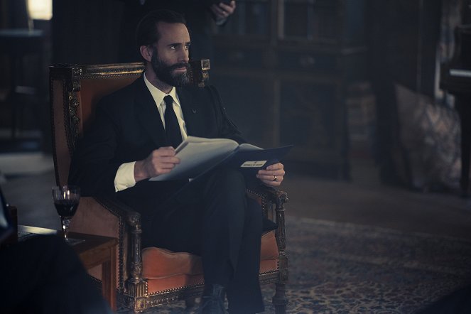The Handmaid's Tale - Watch Out - Photos - Joseph Fiennes