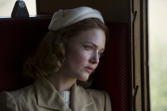 Tell It to the Bees - Z filmu - Holliday Grainger