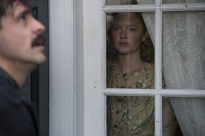 Tell It to the Bees - Film - Holliday Grainger