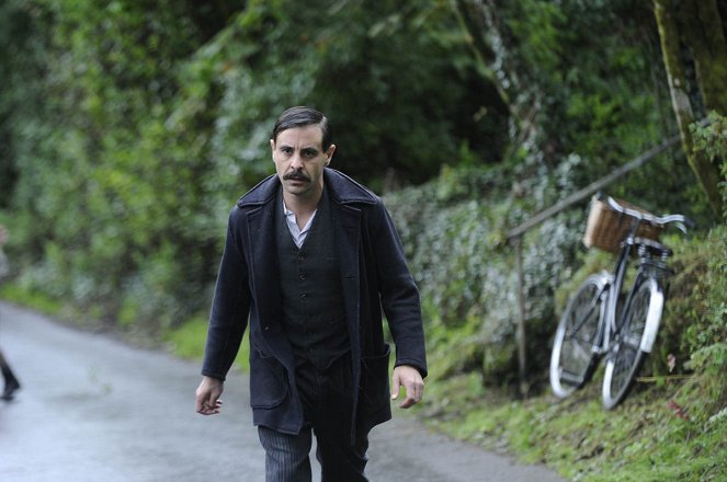 Tell It to the Bees - Film - Emun Elliott