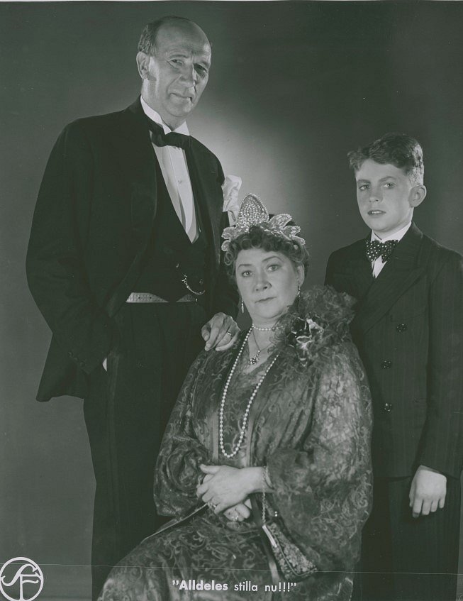 Flickan i fönstret mitt emot - Lobby Cards - Ludde Gentzel, Dagmar Ebbesen, Bengt Dalunde