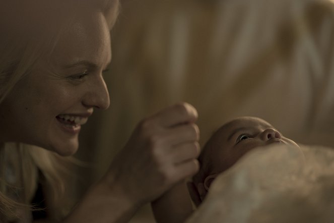 The Handmaid's Tale - Gott segne das Kind - Filmfotos - Elisabeth Moss