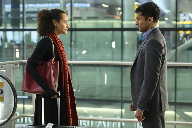 Cztery wesela i pogrzeb - Kash with a K - Z filmu - Nathalie Emmanuel, Nikesh Patel