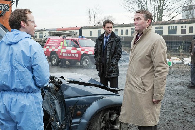 Prawo i porządek: UK - Season 7 - Na torach - Z filmu - Paul Nicholls, Bradley Walsh