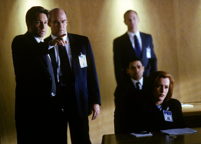 The X-Files - Salaiset kansiot - The End - Kuvat elokuvasta - David Duchovny, Mitch Pileggi, Gillian Anderson