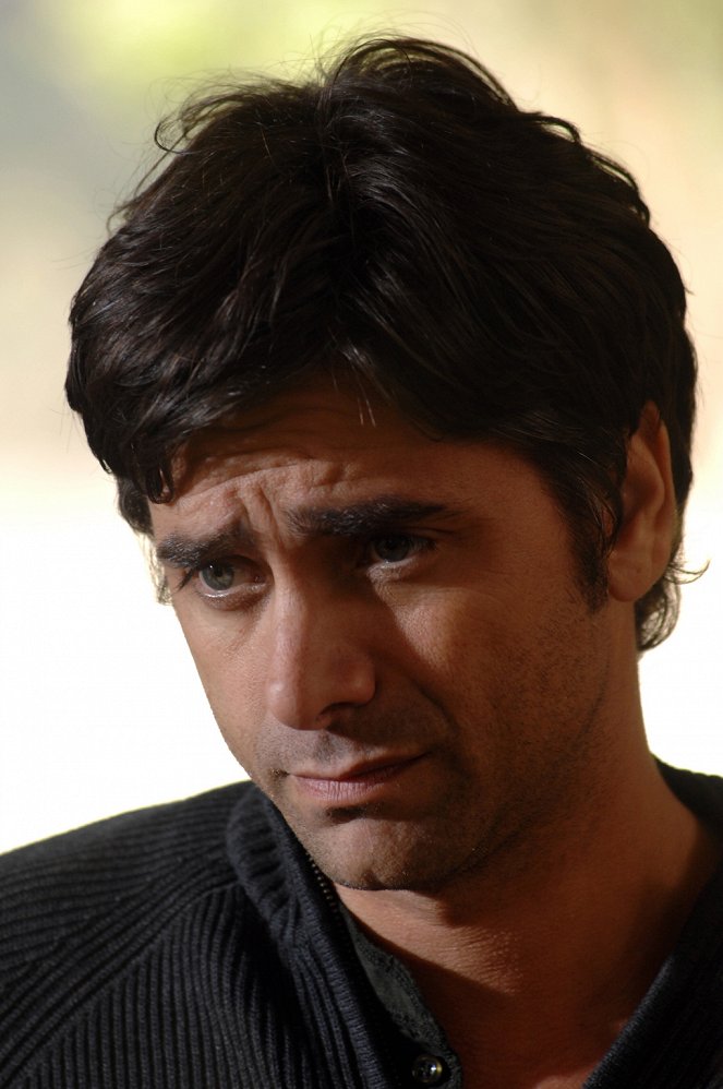 Ostry dyżur - Season 14 - Coming Home - Z filmu - John Stamos