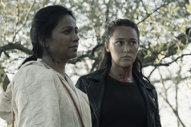 Živí mrtví: Počátek konce - The Hurt That Will Happen - Z filmu - Karen David, Alycia Debnam-Carey