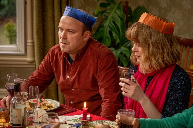 Years and Years - Episode 5 - De la película - Rory Kinnear, Rachel Logan