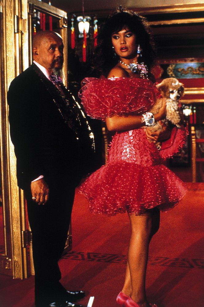 Noble House - Filmfotos - Khigh Dhiegh, Tia Carrere