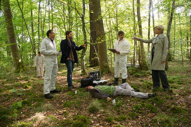 Kriminálka Stuttgart - Alles Natur - Z filmu - Mike Zaka Sommerfeldt, Peter Ketnath, Florian Wünsche, Astrid M. Fünderich