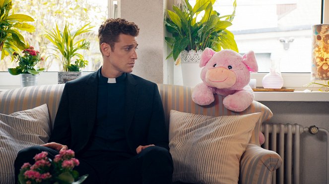 Sankt Maik - Season 2 - Virgin Mary für ein Halleluja - Z filmu - Daniel Donskoy