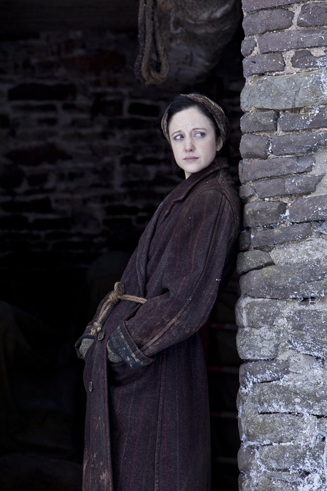 Resistance - Do filme - Andrea Riseborough