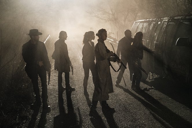 Fear the Walking Dead - Kowbojskie miasteczko - Z filmu - Jenna Elfman