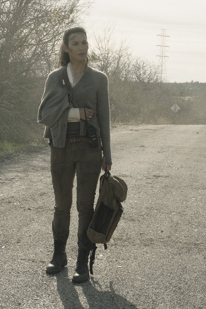 Fear the Walking Dead - Der San Antonio Spaltschuss - Filmfotos - Danay Garcia