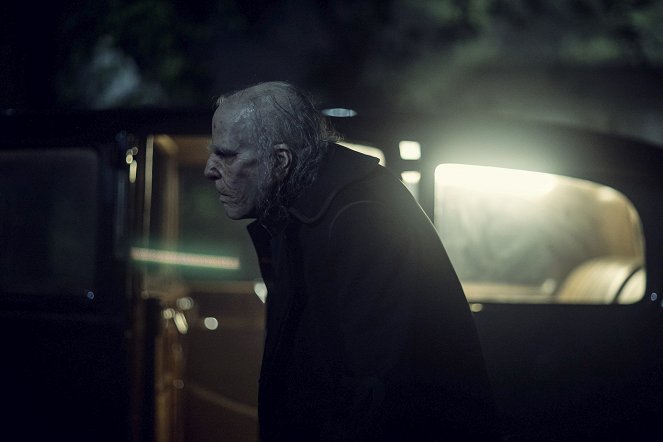 NOS4A2 - The Gas Mask Man - Van film - Zachary Quinto