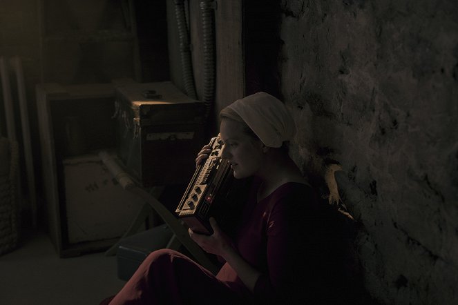 The Handmaid's Tale - Unbekannter Anrufer - Filmfotos - Elisabeth Moss