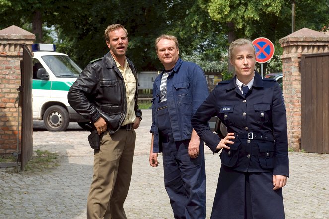 SOKO Wismar - Season 5 - Denkmalpflege - Filmfotos - Dominic Boeer, Michael Baderschneider, Li Hagman