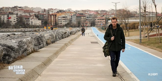 Bu Şehir Arkandan Gelecek - Ah Oğlum - Kuvat elokuvasta - Kerem Bürsin