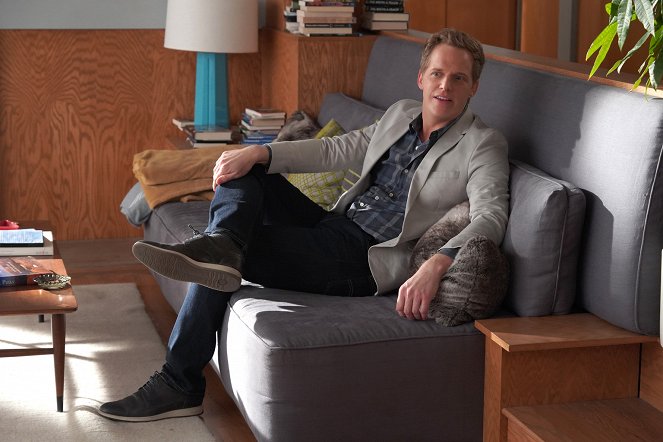 You're the Worst - Season 5 - The One Thing We Don't Talk About - Photos - Chris Geere