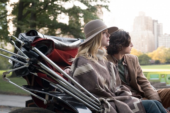 W deszczowy dzień w Nowym Jorku - Z filmu - Elle Fanning, Timothée Chalamet