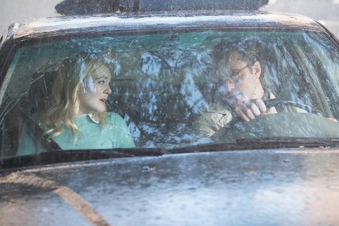A Rainy Day in New York - Photos - Elle Fanning, Jude Law