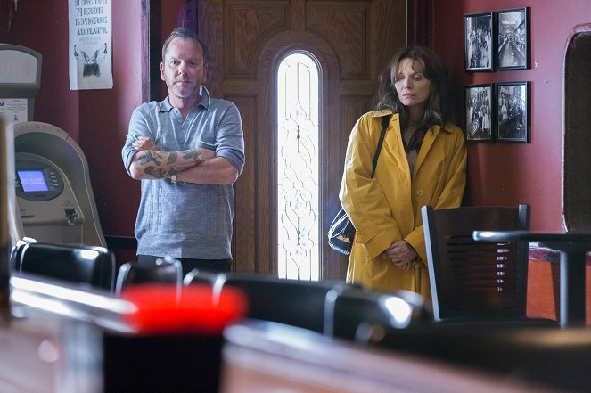 Where Is Kyra? - Photos - Kiefer Sutherland, Michelle Pfeiffer