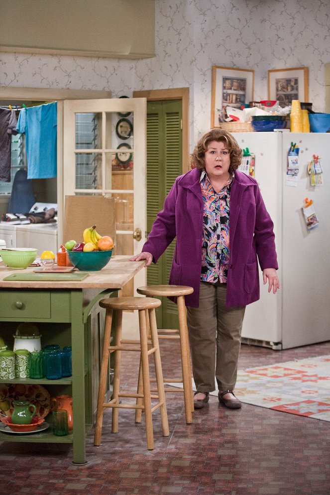 The Millers - Miller's Mind - Photos - Margo Martindale