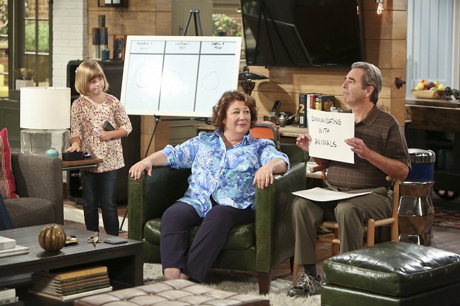 The Millers - Reunited and It Feels So Bad - Photos - Margo Martindale, Beau Bridges