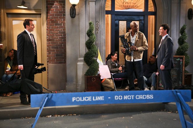 The Millers - Season 2 - When the Pope Comes Marching In - Photos - Will Arnett, J.B. Smoove