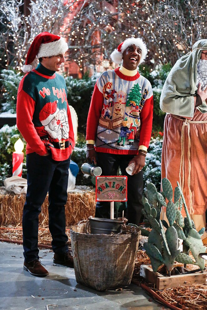 The Millers - Highway to the Manger Zone - Photos - Will Arnett, J.B. Smoove