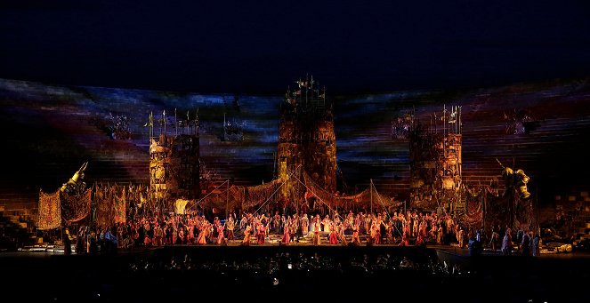 Anna Netrebko in der Arena di Verona: "Il Trovatore" - Die Höhepunkte der Oper von Giuseppe Verdi - Filmfotos