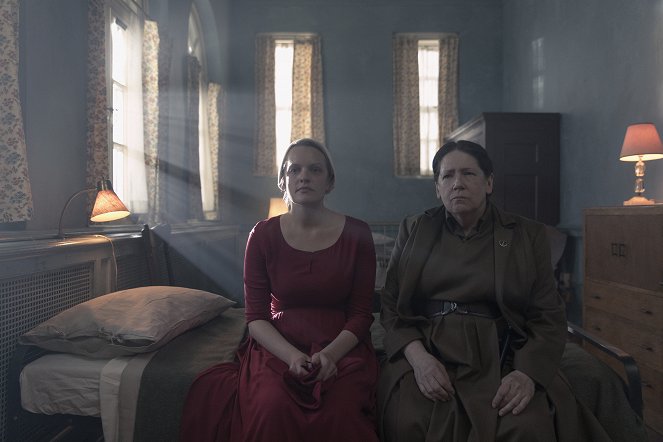 The Handmaid's Tale - Household - Photos - Elisabeth Moss, Ann Dowd