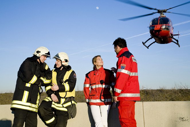 112 - Sie retten dein Leben - Ein Pilot leidet unter starken Kopfschmerzen - Filmfotos