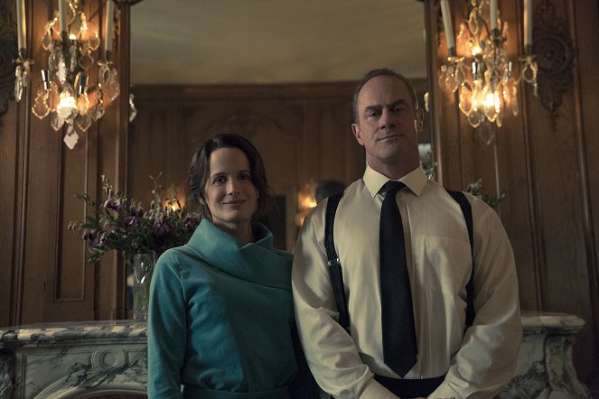 The Handmaid's Tale - Household - Photos - Elizabeth Reaser, Christopher Meloni