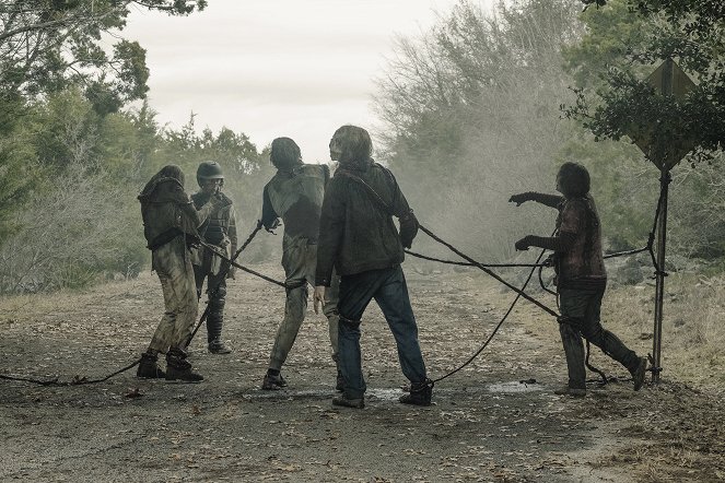 Fear the Walking Dead - Auf leisen Pfoten - Filmfotos
